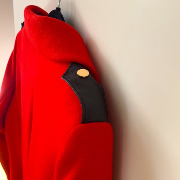 French Connection Size 14 US Wide Collar Tulip Hem Fire Engine Red Coat - Picture 12 of 17